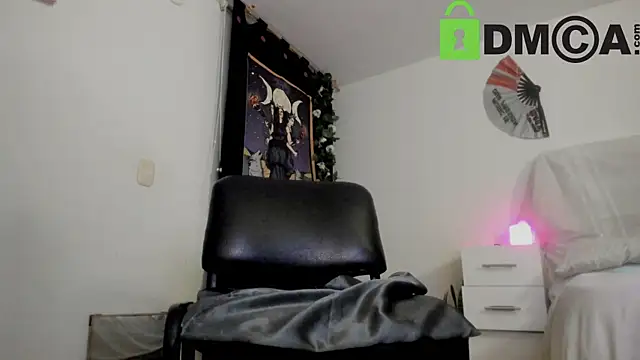 Lucyerobbie online show from 03.10.25