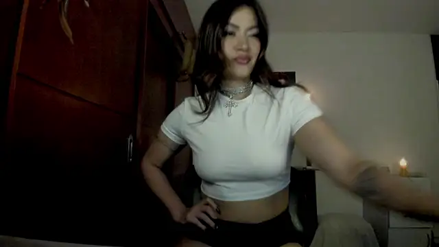 Lucyerobbie online show from 04.27.26