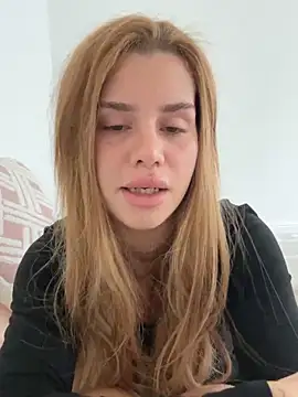 EmiliaCatalina online show from 09.28.25