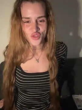 EmiliaCatalina online show from 06.04.26