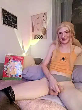 LillyAmore online show from 12.07.24