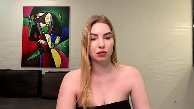 DannaCelisss online show from 12.17.24