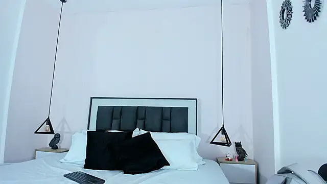 victoria cooper3 online show from 11.23.25