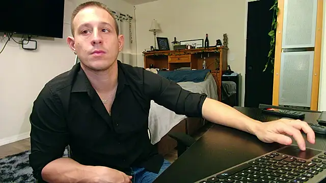 Snapshot of zack_Fisher chatting on 03.25.26 zack Fisher online show from 03.25.26
