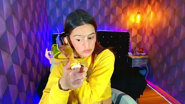 LiaHarryis online show from 12.17.25