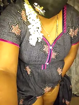 Snapshot of vani-09 chatting on 03.08.25 vani-09 online show from 03.08.25