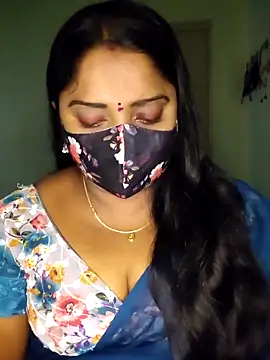 Snapshot of vani-09 chatting on 12.18.25 vani-09 online show from 12.18.25