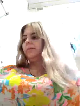 Lady nice cat online show from 02.11.25