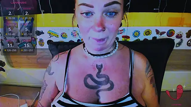 Snapshot of EllieOz chatting on 02.16.26 EllieOz online show from 02.16.26