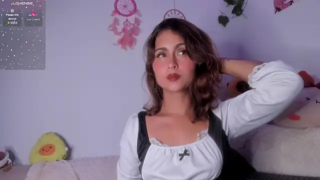 Violette-Ramirez01 online show from 12.21.25