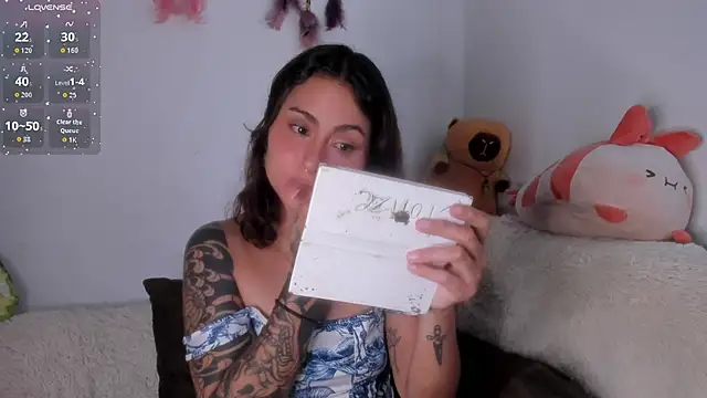 Violette-Ramirez01 online show from 02.18.26