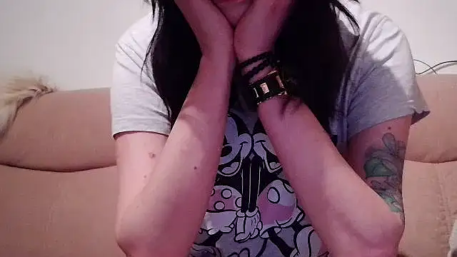 Snapshot of LauraBaby chatting on 03.10.25 LauraBaby online show from 03.10.25