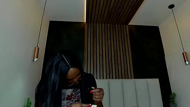 nahomi campbell online show from 02.05.25