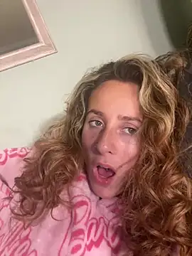 Snapshot of Miss_emilee chatting on 02.22.25 Miss emilee online show from 02.22.25