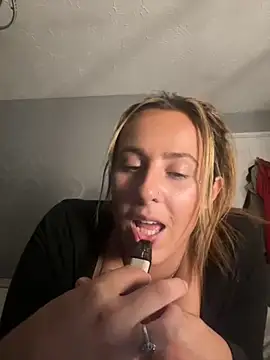 Snapshot of Miss_emilee chatting on 09.13.25 Miss emilee online show from 09.13.25