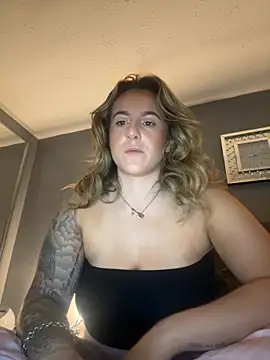 Snapshot of Miss_emilee chatting on 10.05.25 Miss emilee online show from 10.05.25