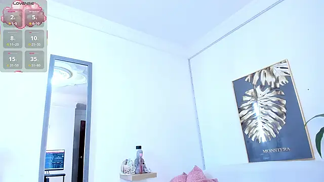 Snapshot of Amina_hafsa chatting on 10.31.25 Amina hafsa online show from 10.31.25