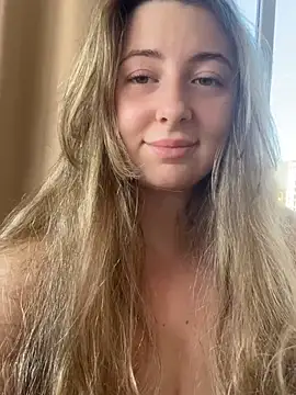 Snapshot of curvyflawless chatting on 12.15.24 curvyflawless online show from 12.15.24