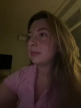 Snapshot of curvyflawless chatting on 12.23.24 curvyflawless online show from 12.23.24