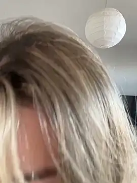 Snapshot of curvyflawless chatting on 01.06.25 curvyflawless online show from 01.06.25