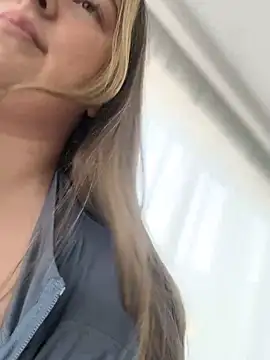 Snapshot of curvyflawless chatting on 01.10.25 curvyflawless online show from 01.10.25