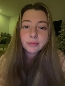 Snapshot of curvyflawless chatting on 01.12.25 curvyflawless online show from 01.12.25