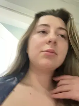 Snapshot of curvyflawless chatting on 01.14.25 curvyflawless online show from 01.14.25