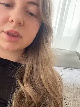 Snapshot of curvyflawless chatting on 02.15.25 curvyflawless online show from 02.15.25