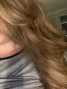 Snapshot of curvyflawless chatting on 02.16.25 curvyflawless online show from 02.16.25