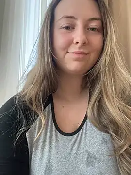 Snapshot of curvyflawless chatting on 02.27.25 curvyflawless online show from 02.27.25