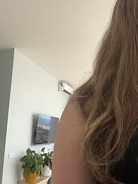 Snapshot of curvyflawless chatting on 03.05.25 curvyflawless online show from 03.05.25