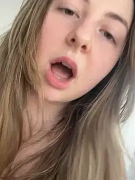 Snapshot of curvyflawless chatting on 03.06.25 curvyflawless online show from 03.06.25