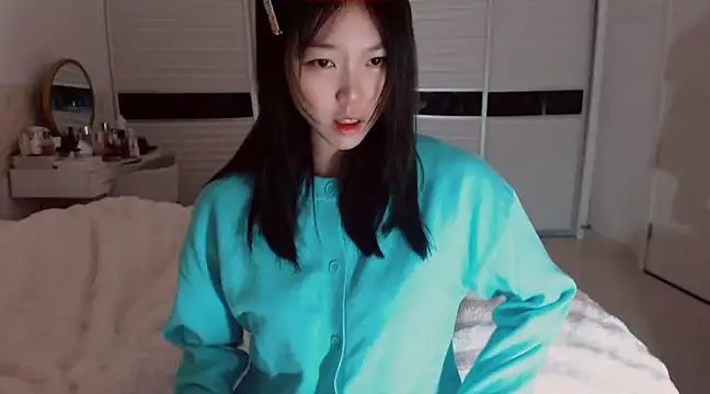 -Lucky Girl online show from 02.13.25