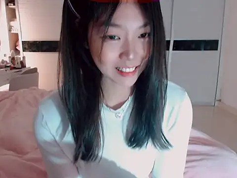 -Lucky Girl online show from 02.17.25