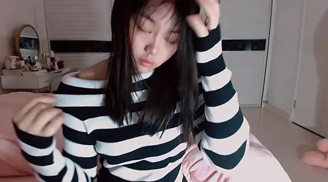 -Lucky Girl online show from 02.19.25