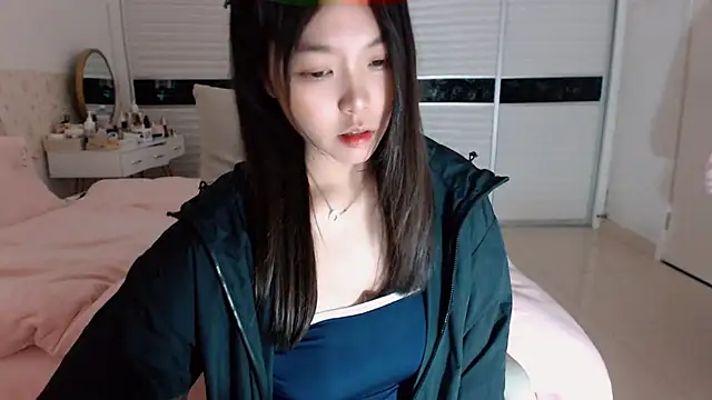 -Lucky Girl online show from 03.22.25