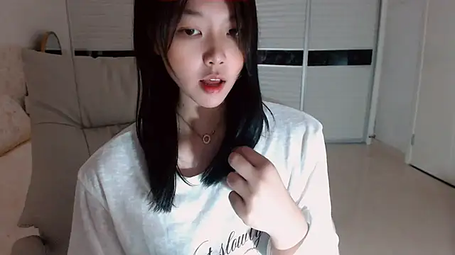 -Lucky Girl online show from 09.17.25