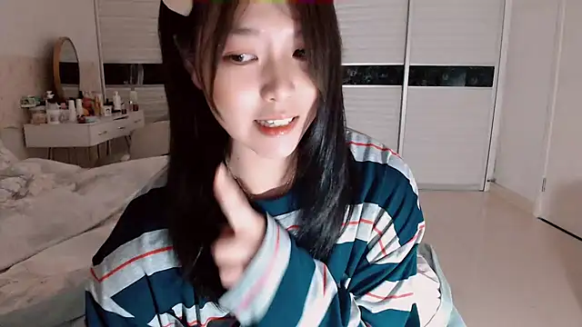 -Lucky Girl online show from 10.27.25