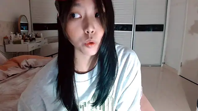 -Lucky Girl online show from 11.10.25