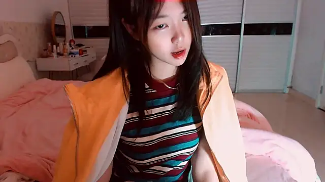 -Lucky Girl online show from 04.23.26