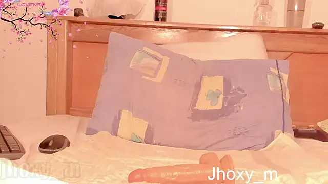 Snapshot of Jhoxy_M chatting on 02.12.25 Jhoxy M online show from 02.12.25