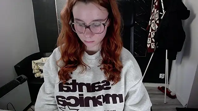 littleviki7 online show from 12.22.24