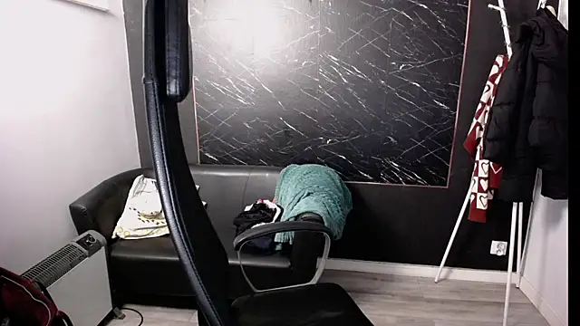 littleviki7 online show from 02.25.25