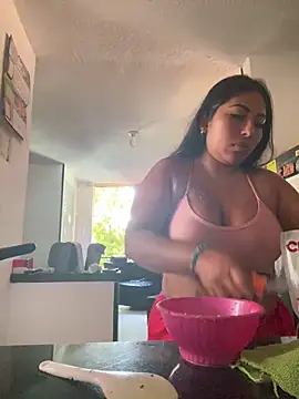 emmyjhonson07 online show from 12.15.24