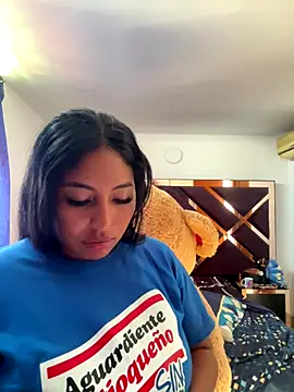 emmyjhonson07 online show from 10.31.25