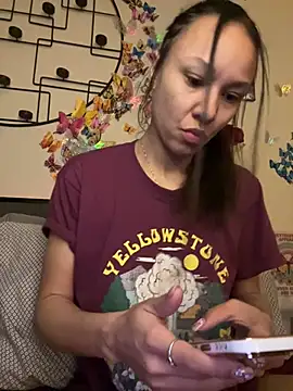 Snapshot of _Neeka_ chatting on 02.22.25 Neeka online show from 02.22.25