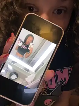 Snapshot of _Neeka_ chatting on 10.14.25 Neeka online show from 10.14.25