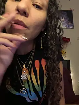 Snapshot of _Neeka_ chatting on 11.08.25 Neeka online show from 11.08.25