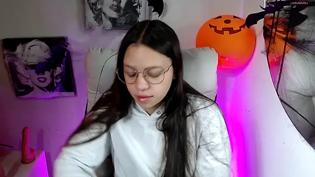 SamanthaRoldaan online show from 10.29.25