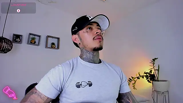 JordanSmiith  online show from 02.13.25